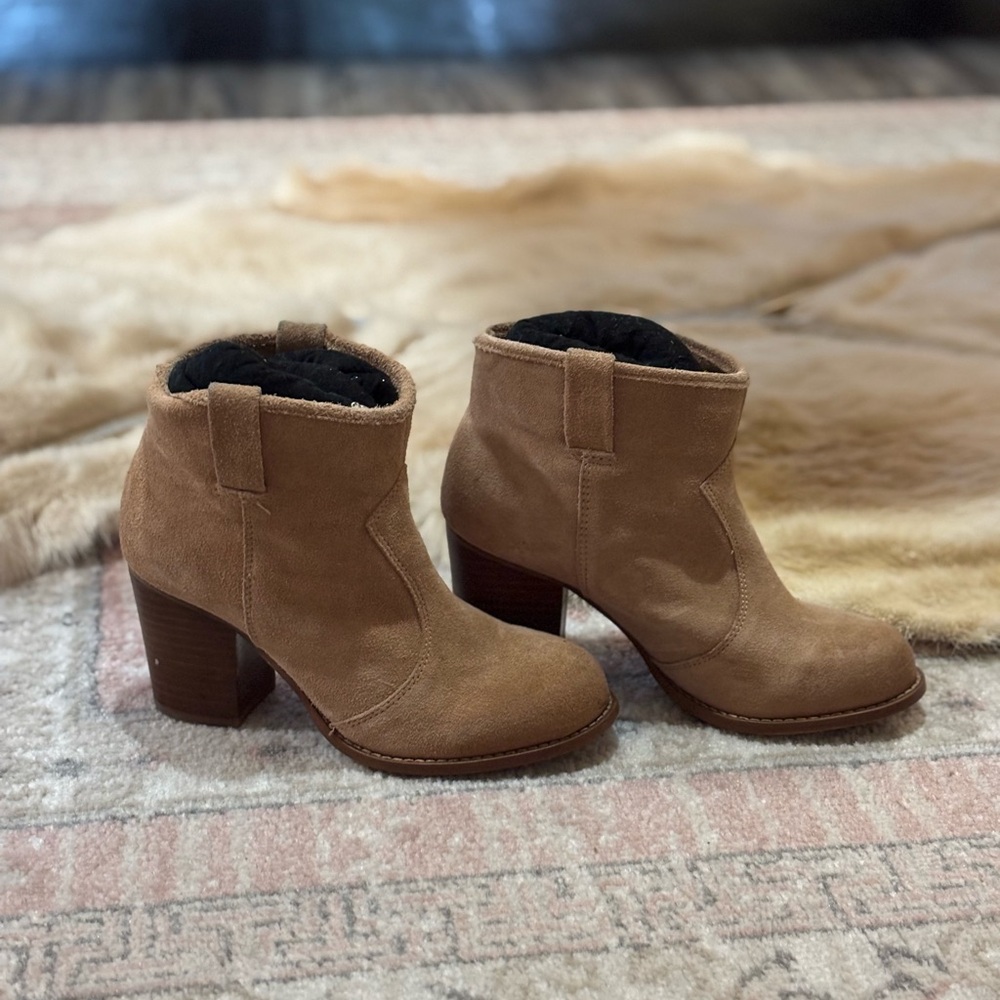 Splendid Lakota Booties in Tan 6.5